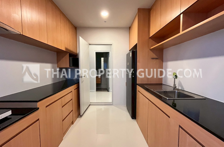 House with Shared Pool in Bangnatrad 